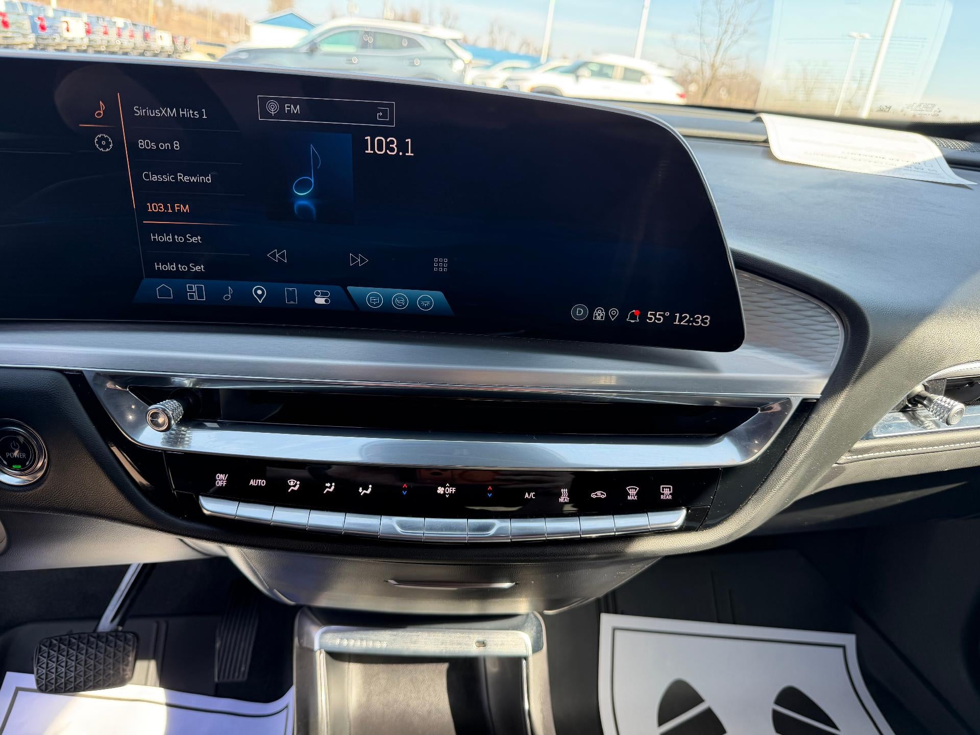 2024 Cadillac LYRIQ Luxury 2