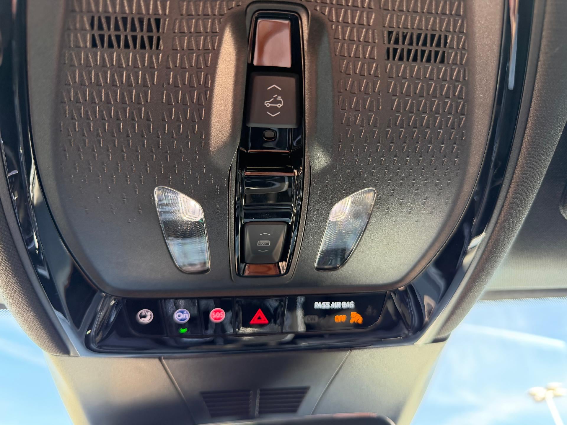 2024 Cadillac LYRIQ Luxury 2