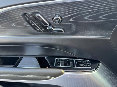 2024 Cadillac LYRIQ Luxury 3