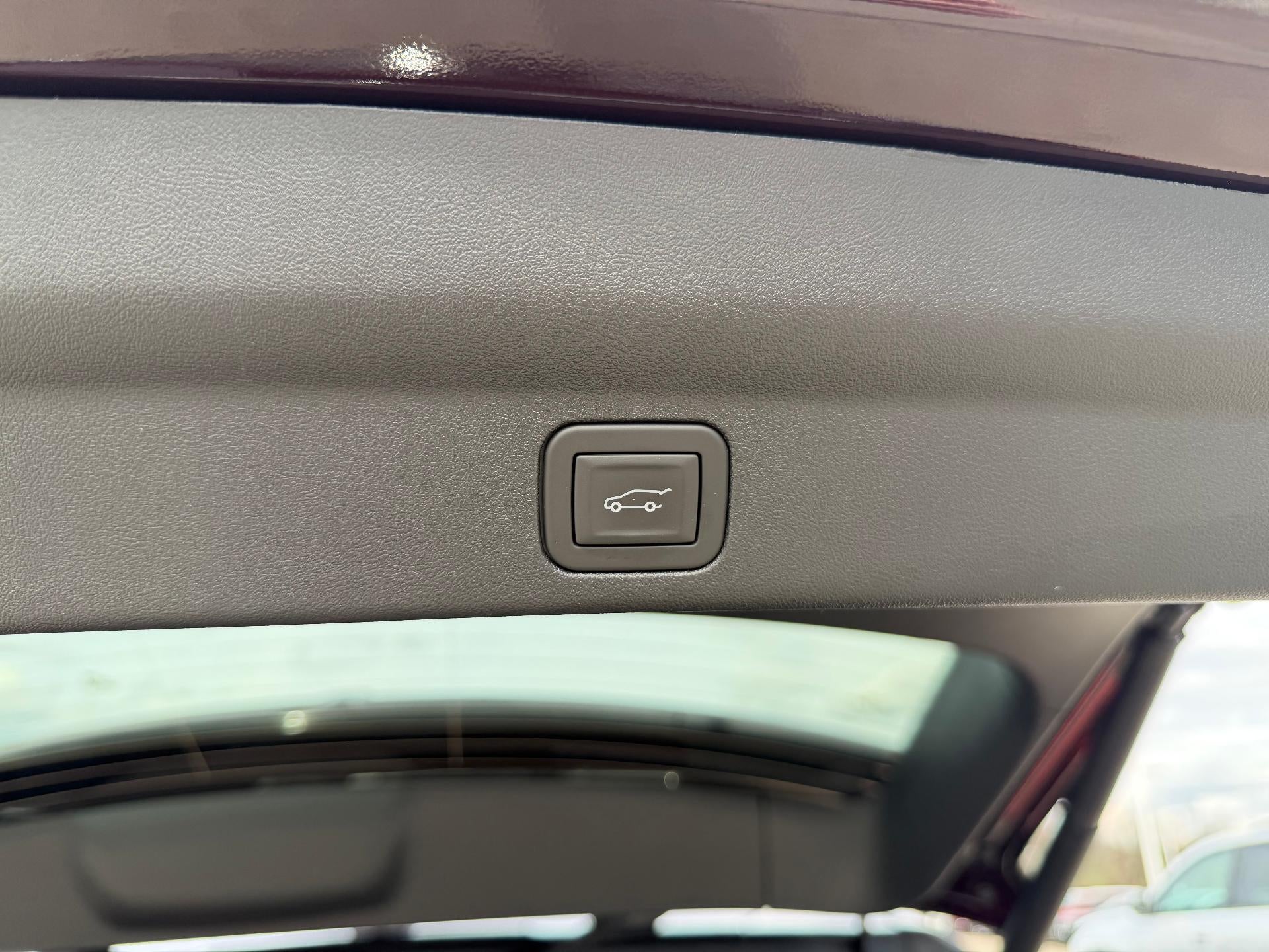 2025 Cadillac ESCALADE IQ Luxury 2