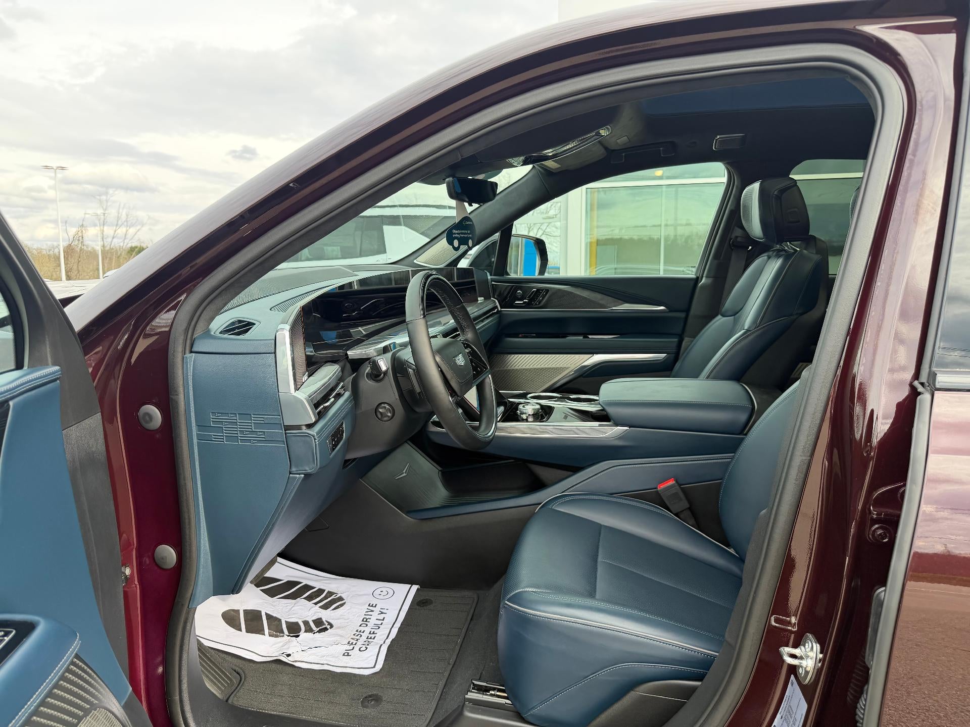 2025 Cadillac ESCALADE IQ Luxury 2