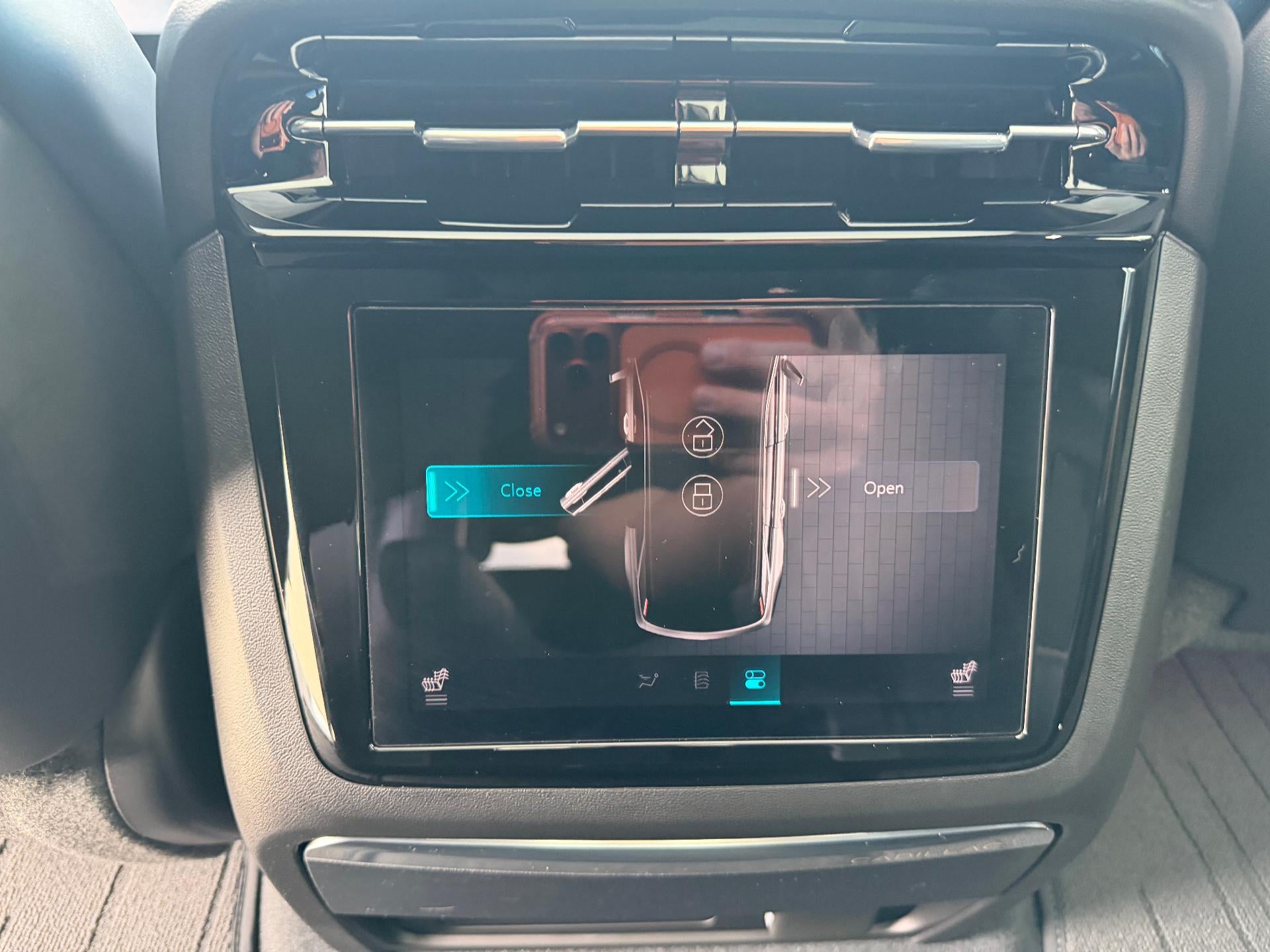 2025 Cadillac ESCALADE IQ Luxury 2