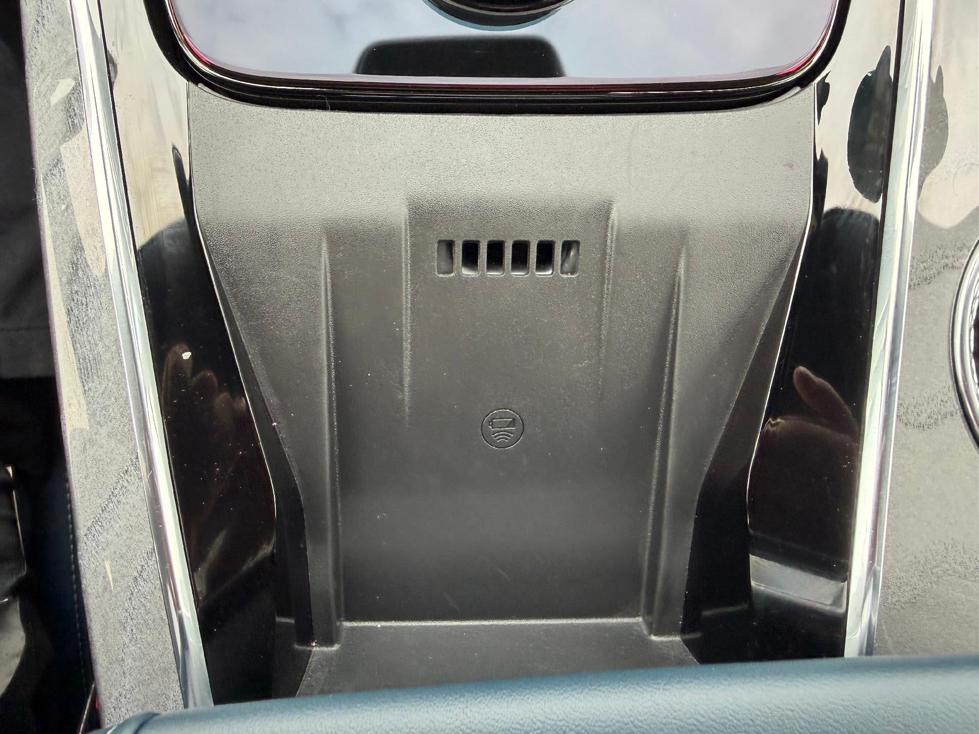 2025 Cadillac ESCALADE IQ Luxury 2