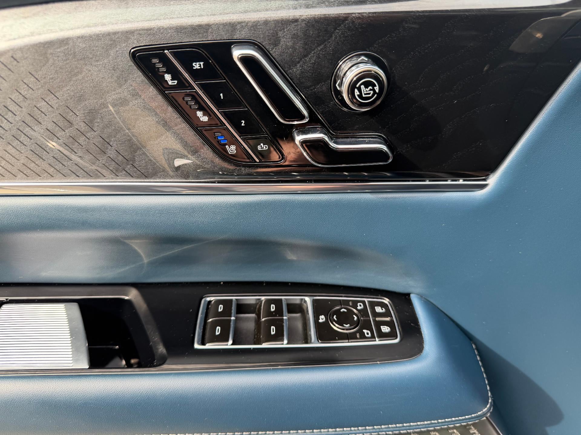 2025 Cadillac ESCALADE IQ Luxury 2