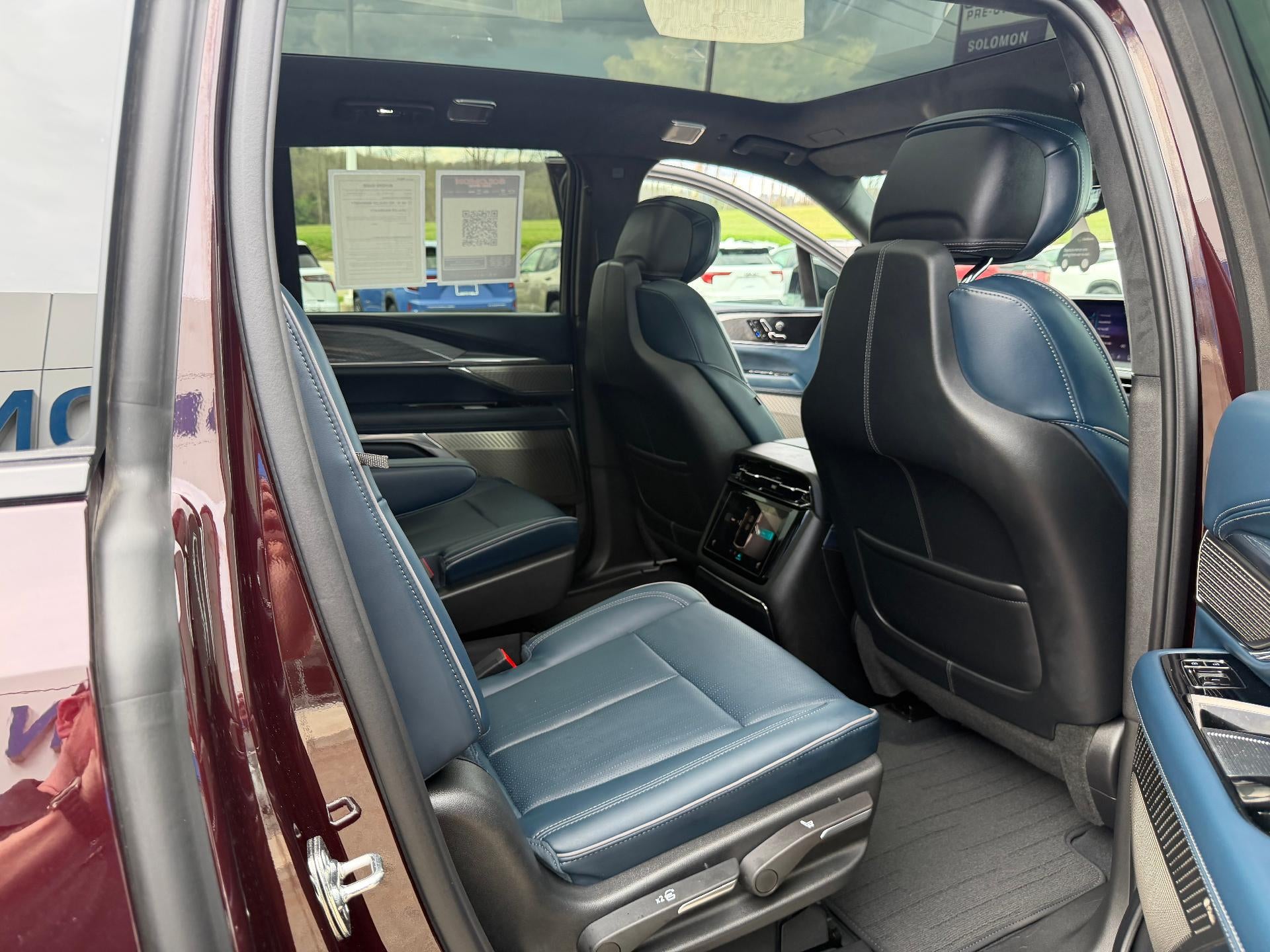 2025 Cadillac ESCALADE IQ Luxury 2