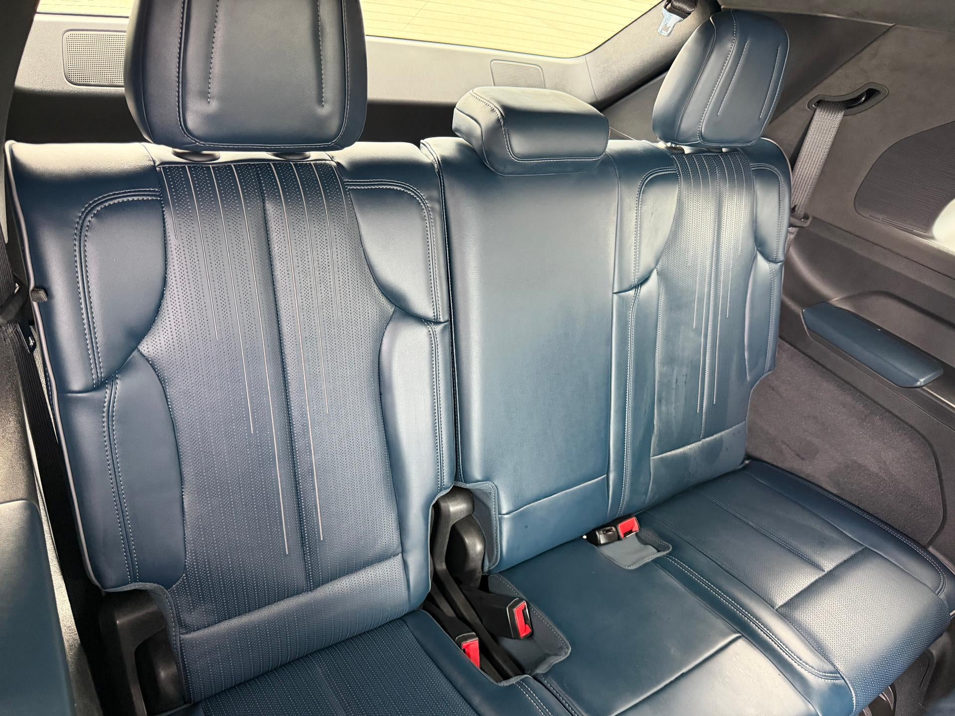 2025 Cadillac ESCALADE IQ Luxury 2