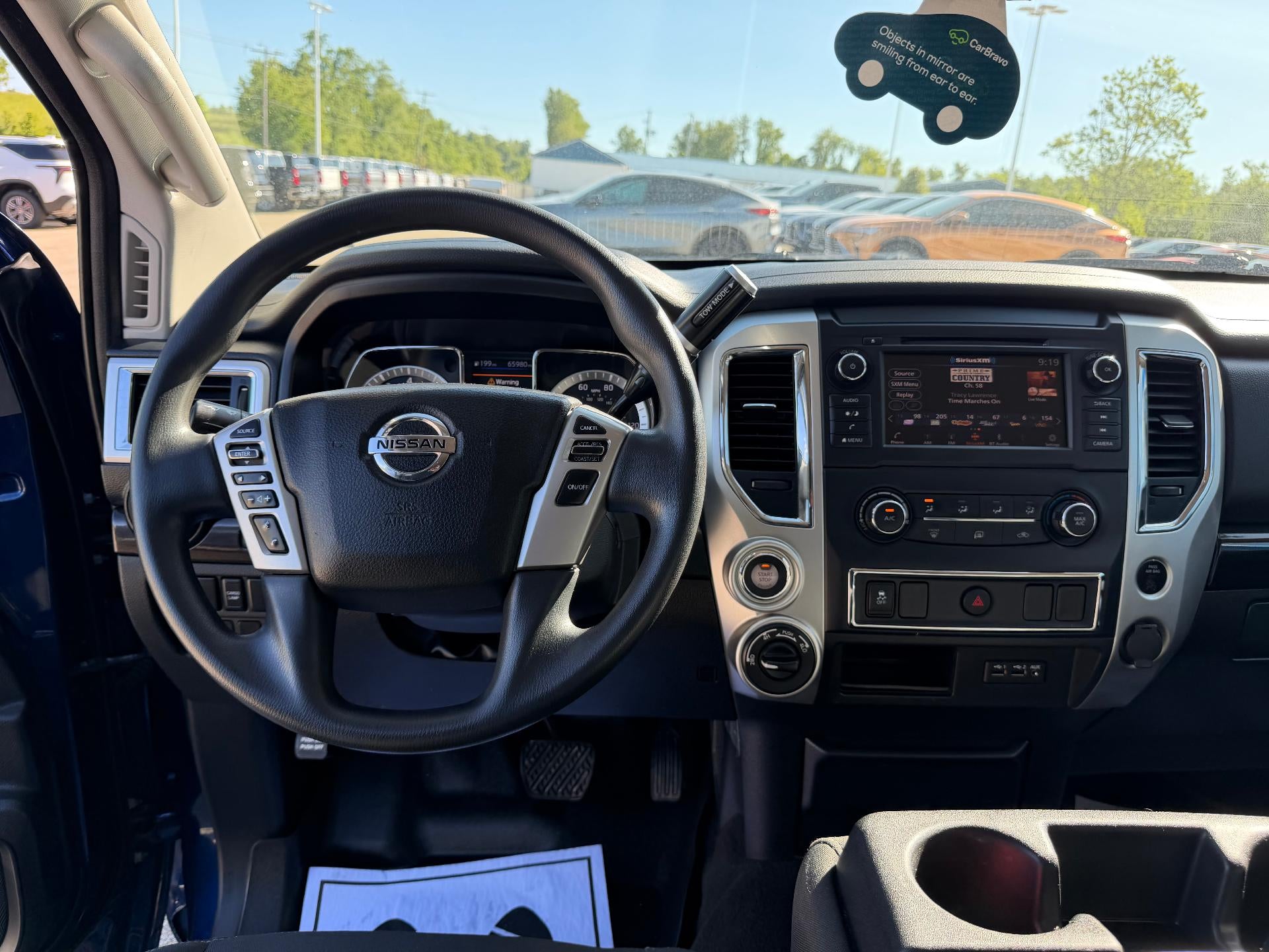 2019 Nissan TITAN SV