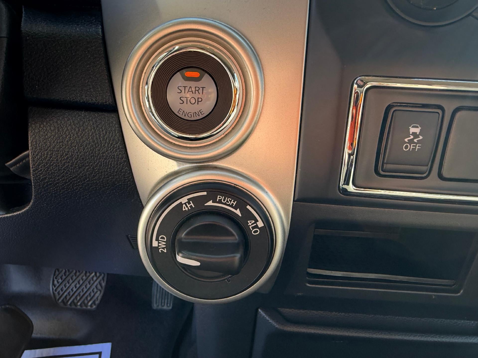 2019 Nissan TITAN SV