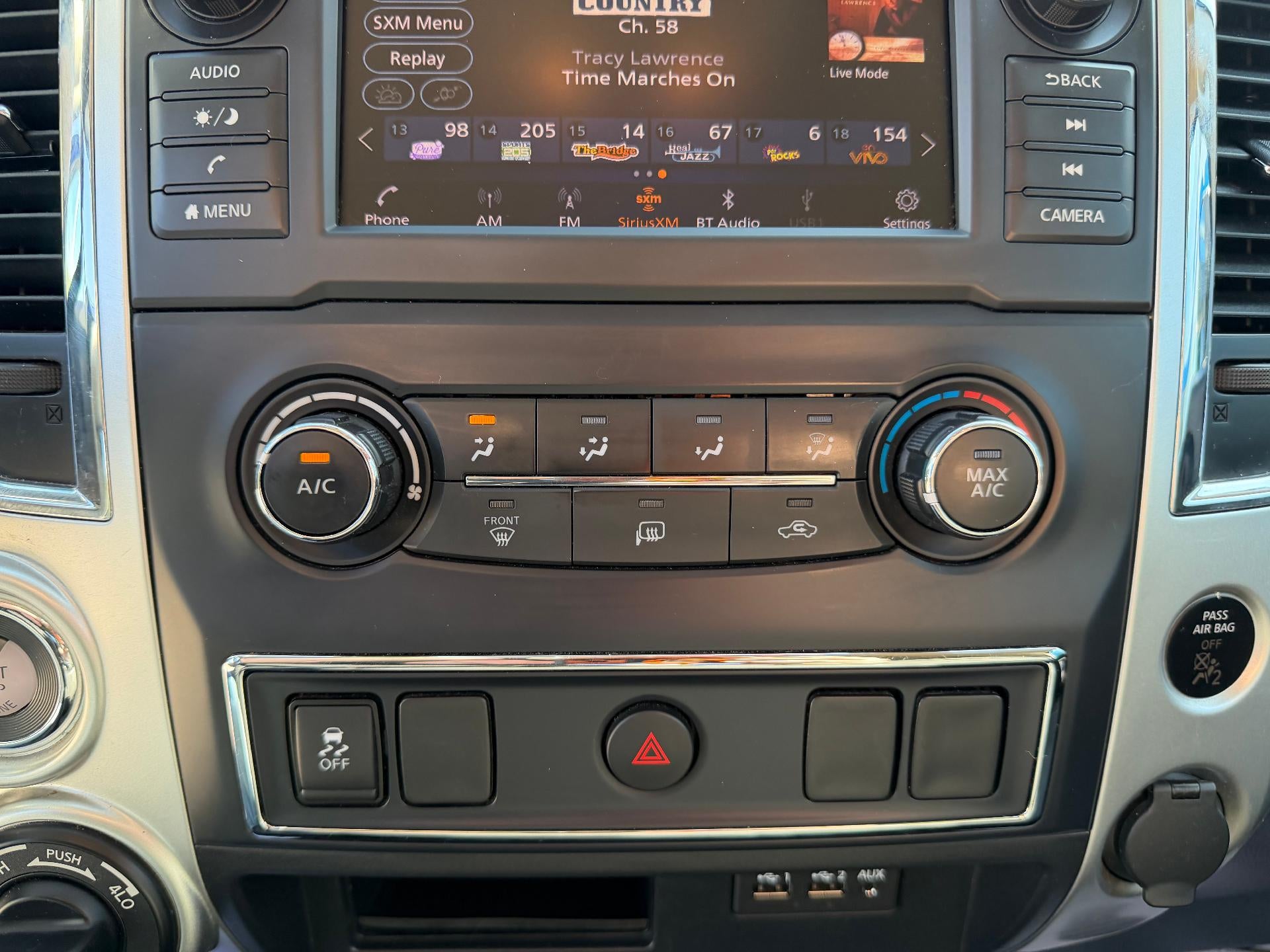2019 Nissan TITAN SV