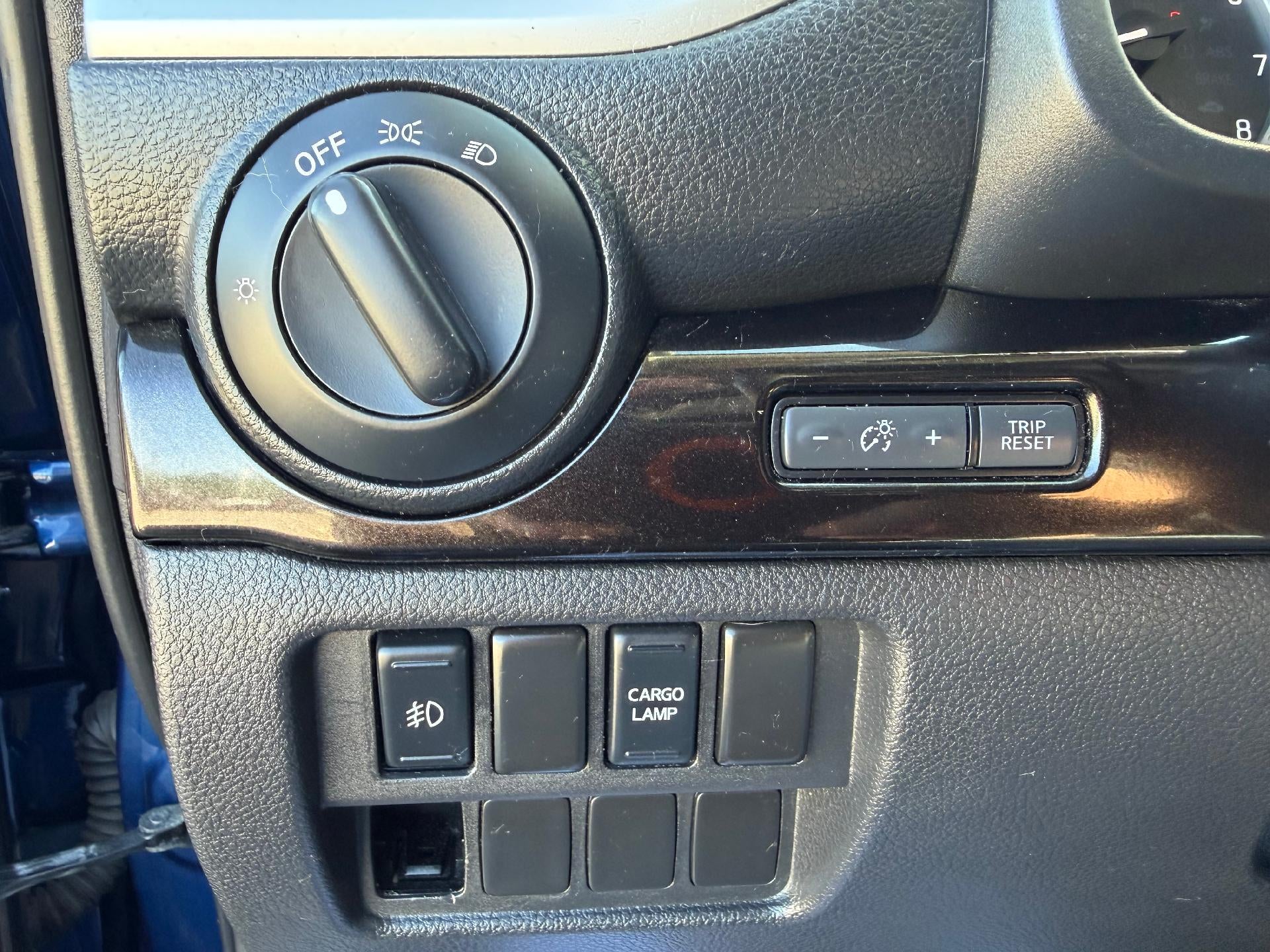 2019 Nissan TITAN SV