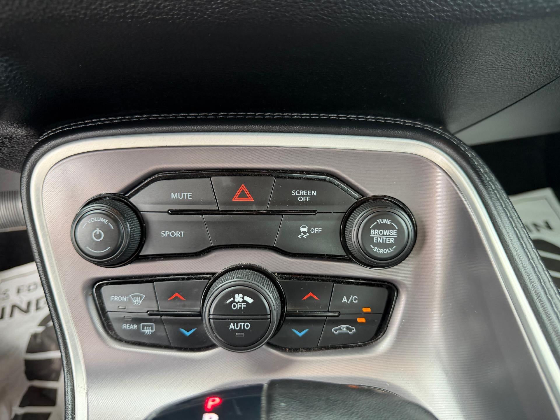 2022 Dodge Challenger SXT