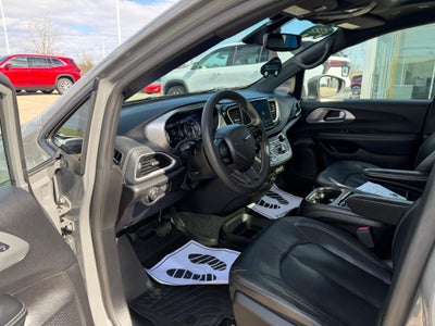 2022 Chrysler Pacifica Touring L AWD