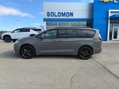 2022 Chrysler Pacifica Touring L AWD