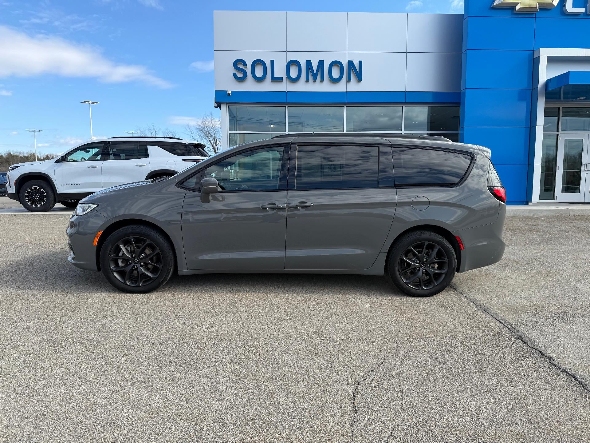 2022 Chrysler Pacifica Touring L AWD