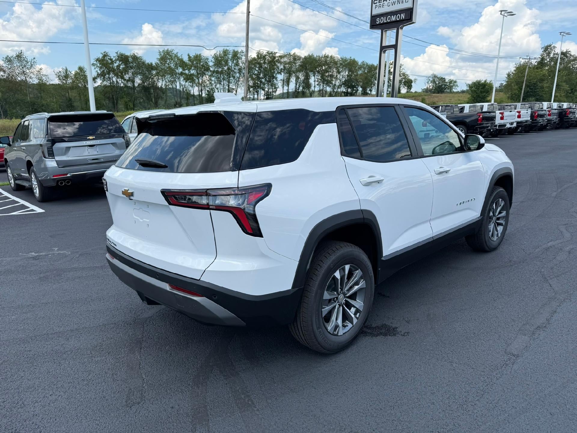 2027 Chevrolet Equinox LT