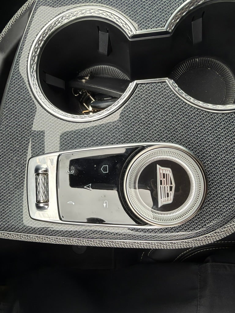 2025 Cadillac OPTIQ Luxury 1