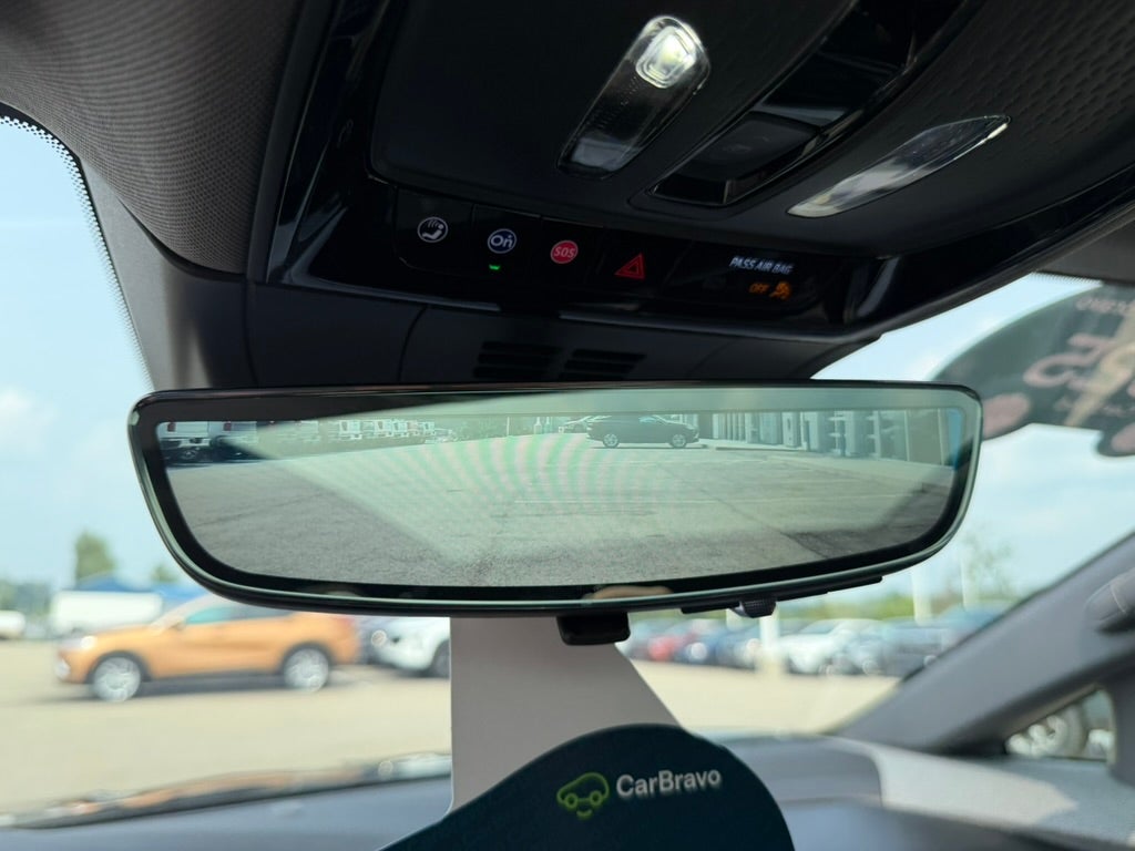 2025 Cadillac OPTIQ Luxury 2