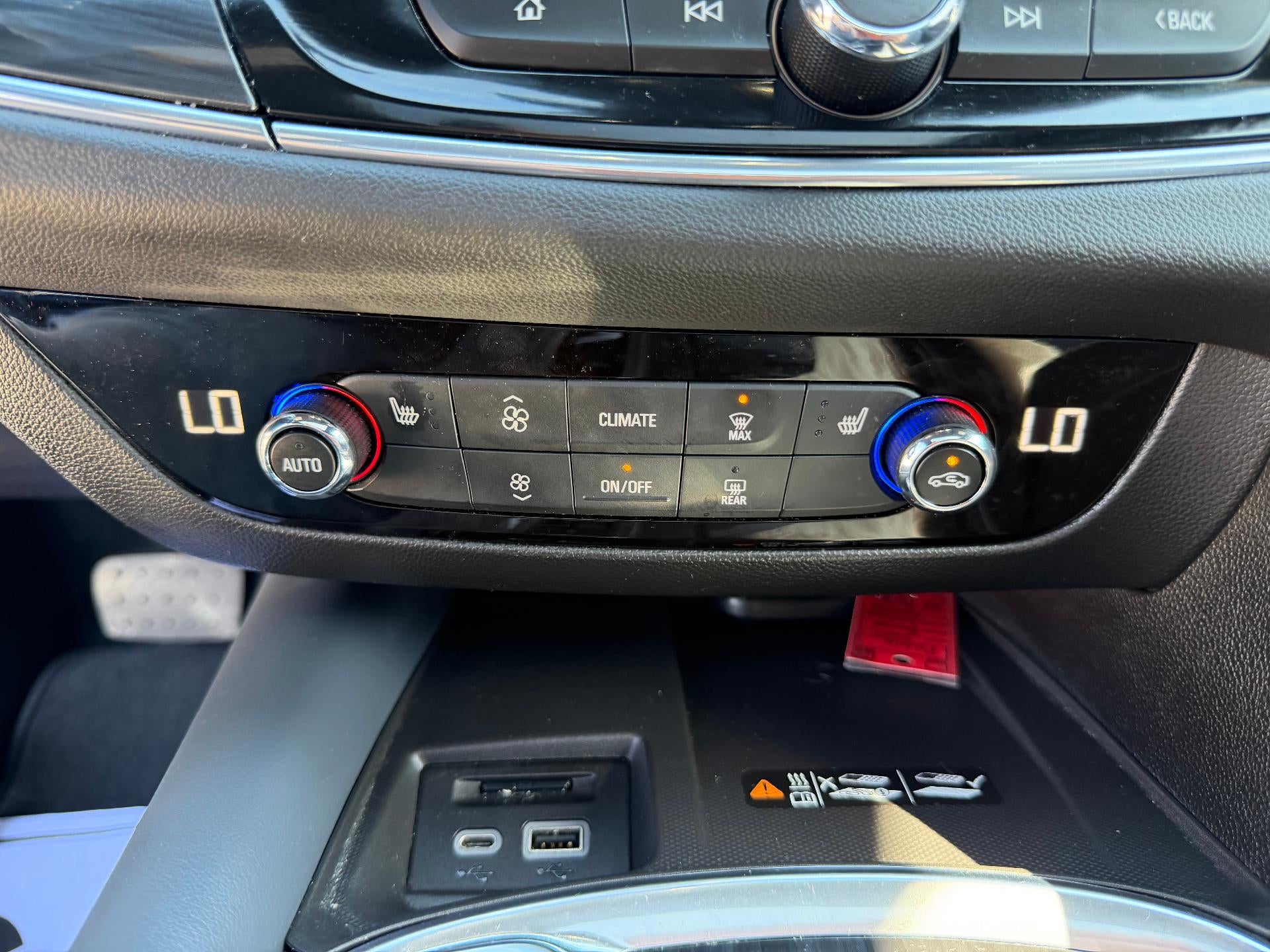 2024 Buick Enclave Essence