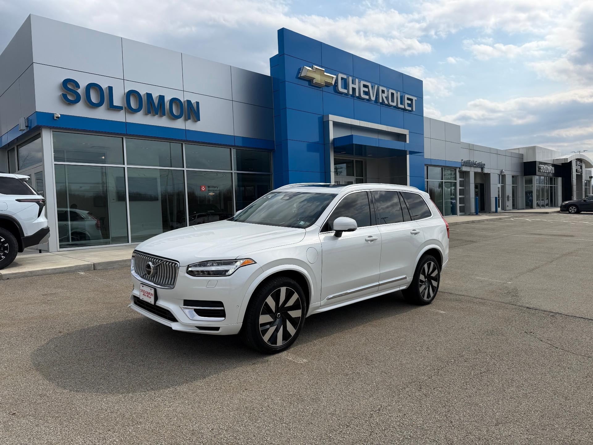 2023 Volvo XC90 Recharge Plug-In Hybrid T8 Ultimate Bright Theme 7-Seater