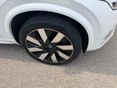 2023 Volvo XC90 Recharge Plug-In Hybrid T8 Ultimate Bright Theme 7-Seater
