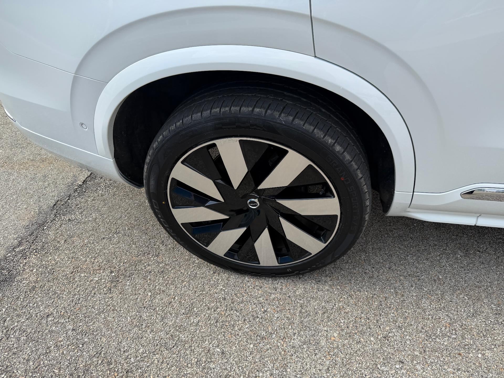 2023 Volvo XC90 Recharge Plug-In Hybrid T8 Ultimate Bright Theme 7-Seater