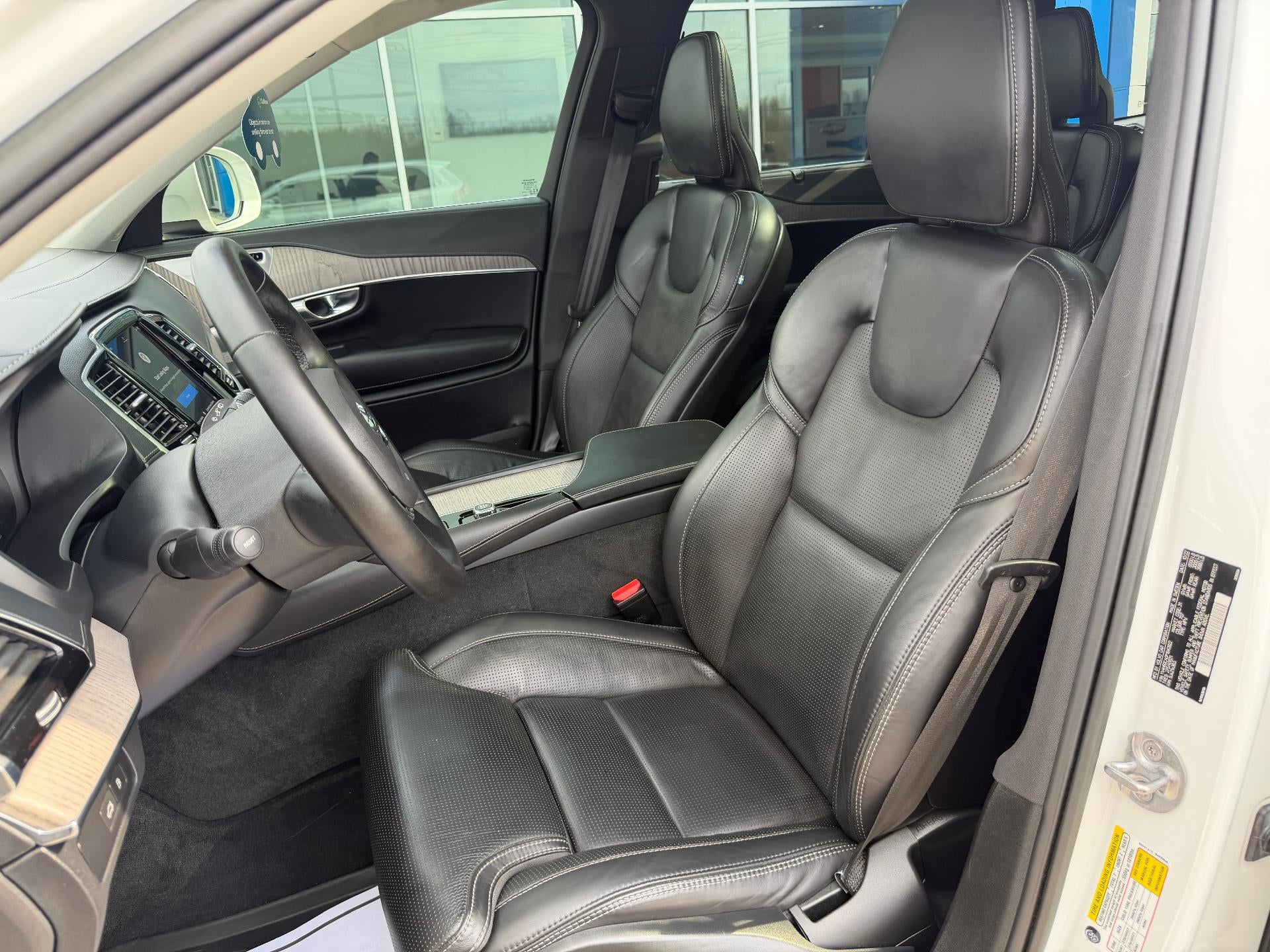 2023 Volvo XC90 Recharge Plug-In Hybrid T8 Ultimate Bright Theme 7-Seater