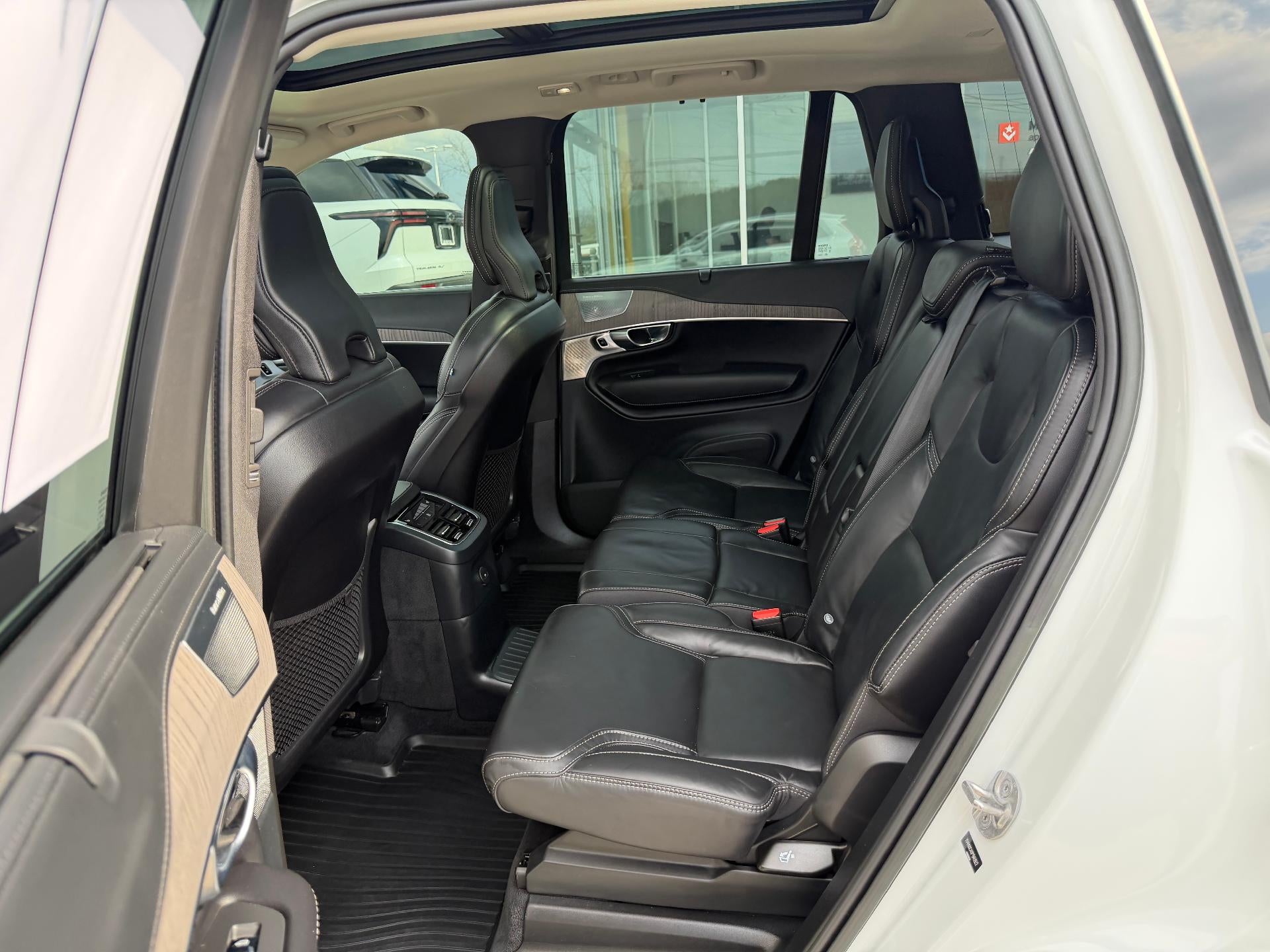 2023 Volvo XC90 Recharge Plug-In Hybrid T8 Ultimate Bright Theme 7-Seater