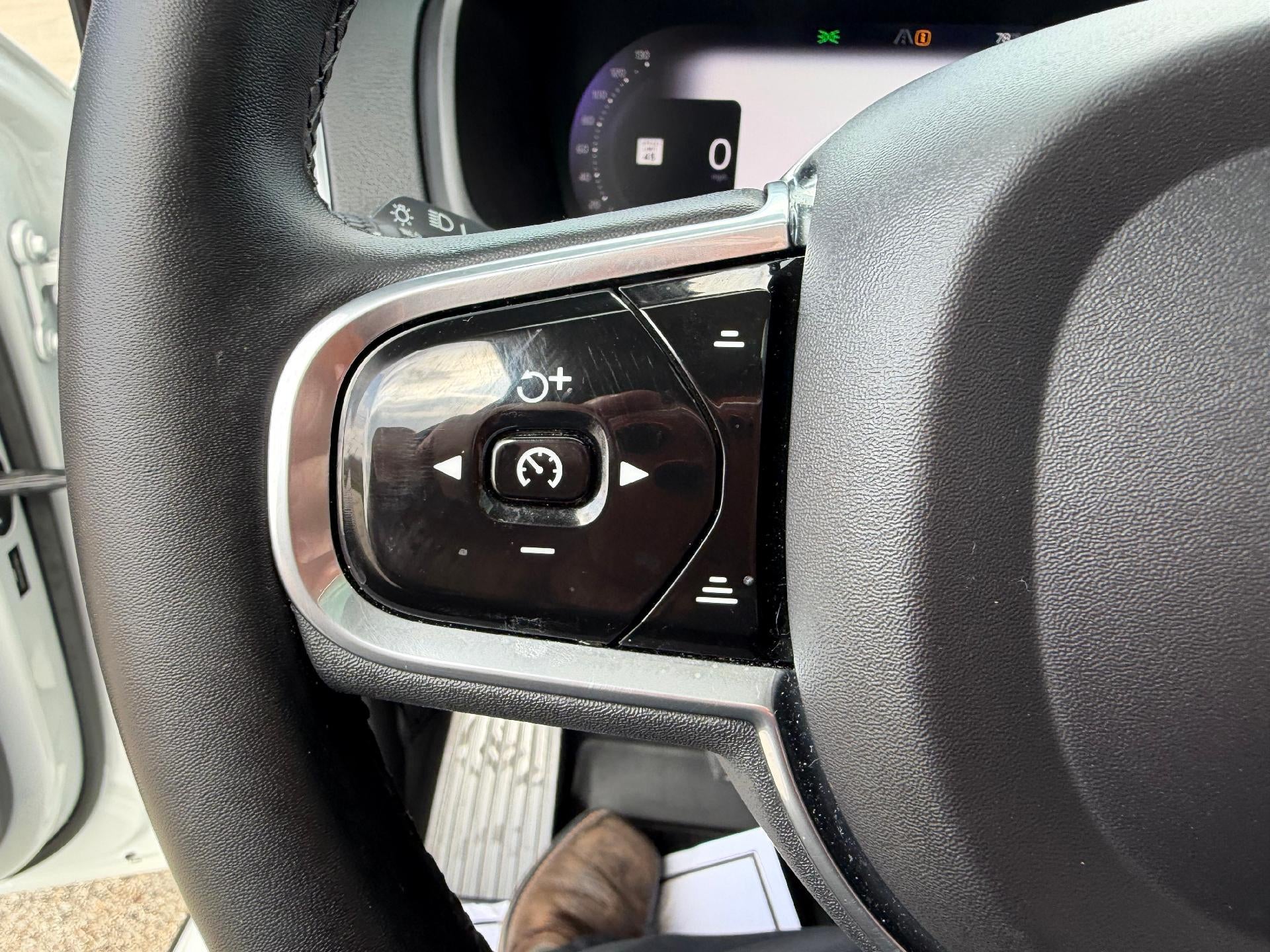 2023 Volvo XC90 Recharge Plug-In Hybrid T8 Ultimate Bright Theme 7-Seater