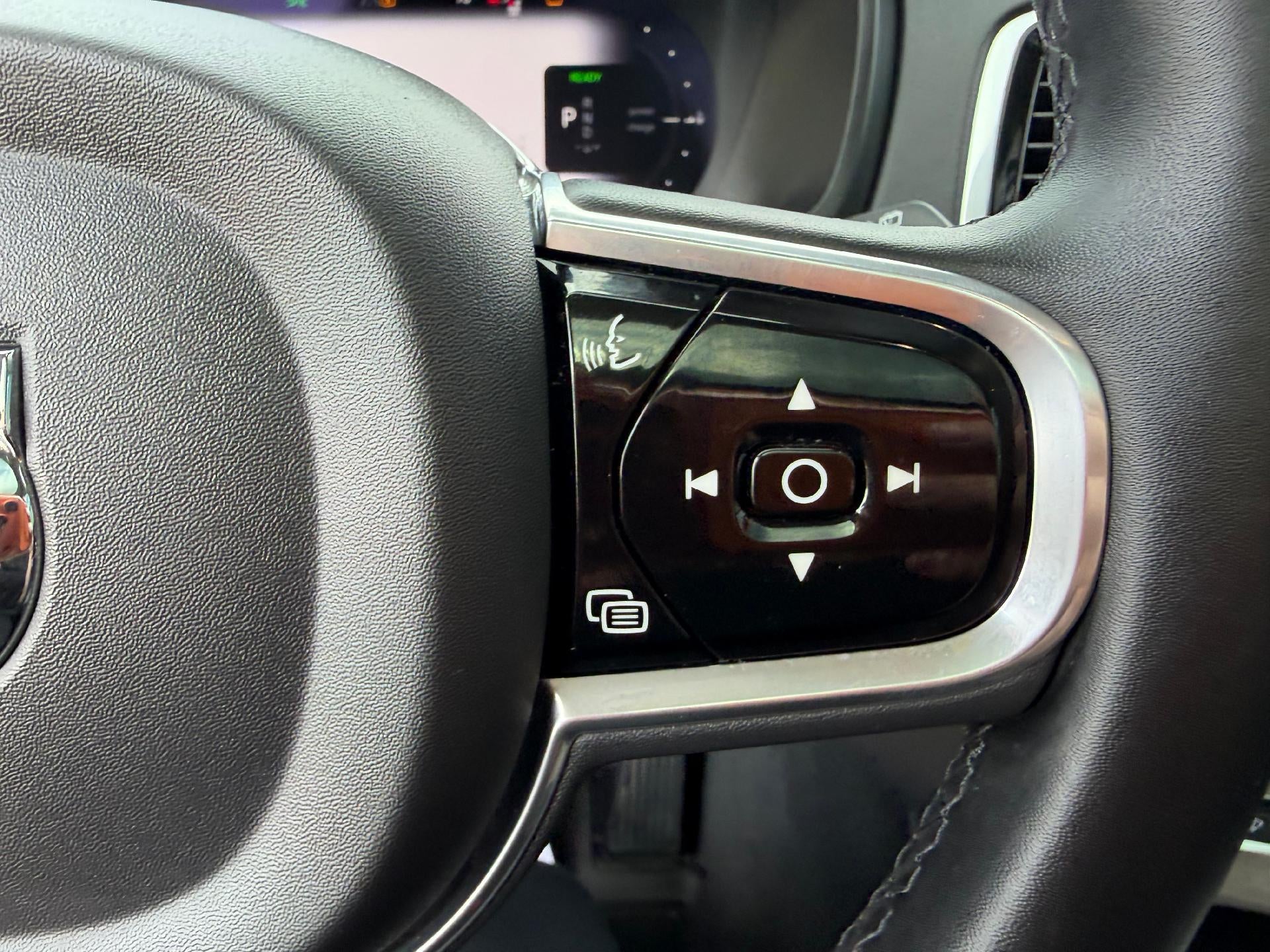 2023 Volvo XC90 Recharge Plug-In Hybrid T8 Ultimate Bright Theme 7-Seater