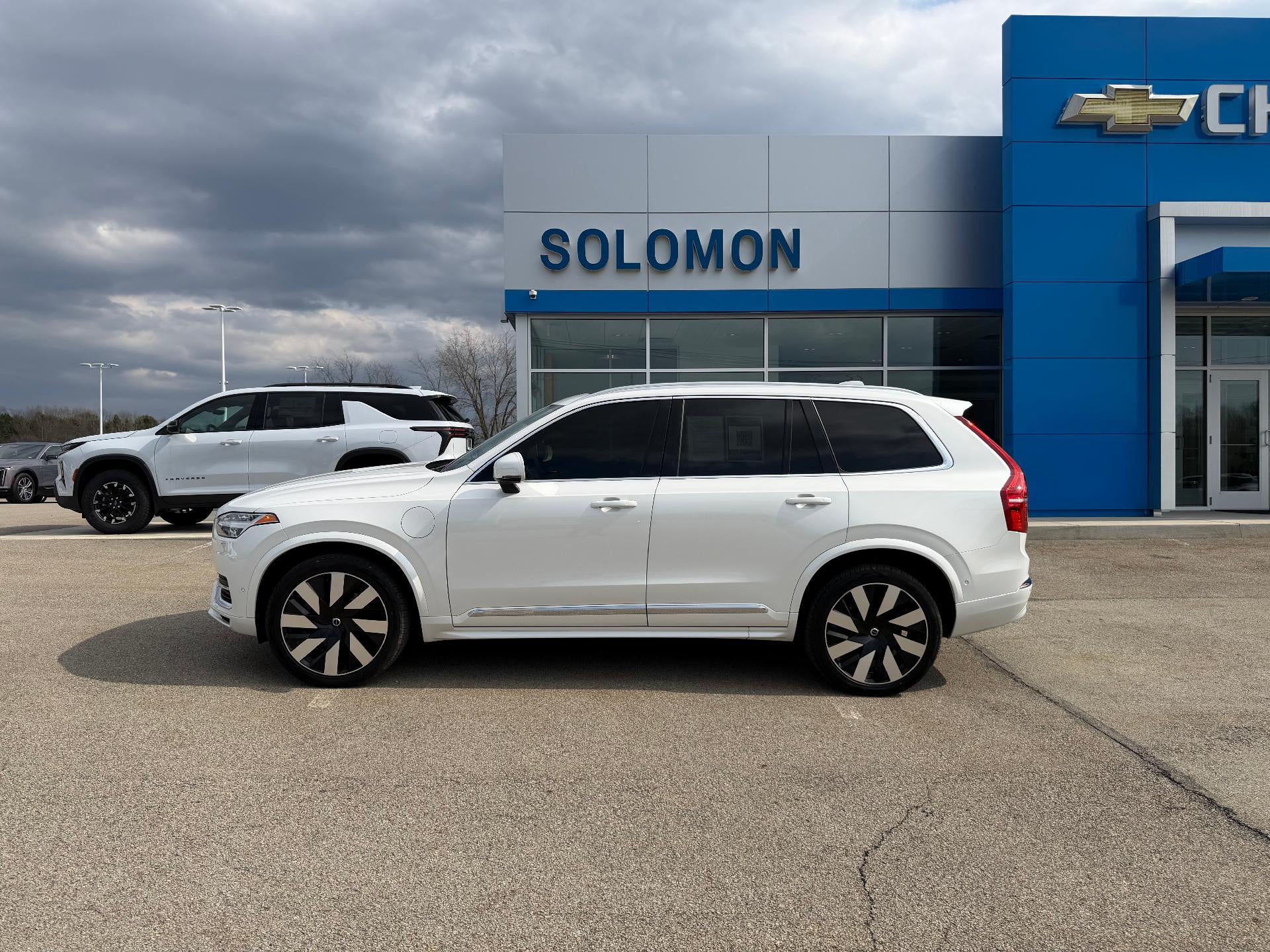 2023 Volvo XC90 Recharge Plug-In Hybrid T8 Ultimate Bright Theme 7-Seater