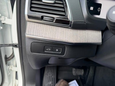 2023 Volvo XC90 Recharge Plug-In Hybrid T8 Ultimate Bright Theme 7-Seater